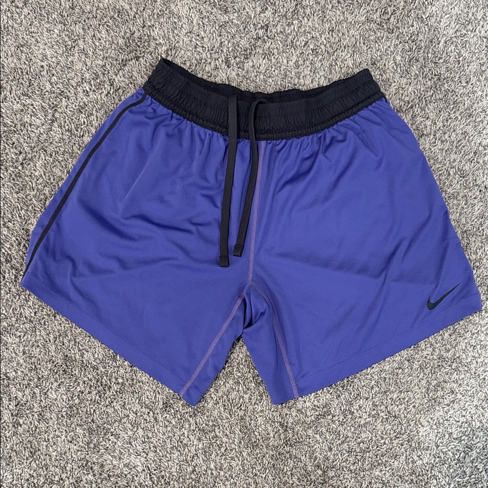 Excellent condition! Nike Women’s Knit Training shorts - purple, size small